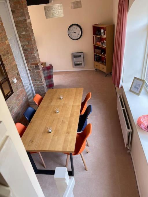 Centre Of Town House 3 Bedrooms Sleeps 5 And Infant Free Onsite Parking 2 Cars King's Lynn Exterior photo